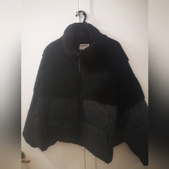 Old navy cropped Sherpa puffer winter coat - Picture 1 of 3